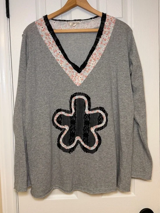 POL Lace Flower Patchwork Bohemian Top Gray Long Sleeve Medium Vintage Vibes - Picture 3 of 15